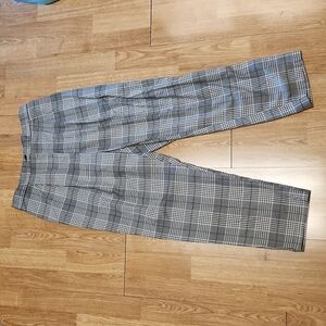 Divided tapered leg plaid pants sz 8